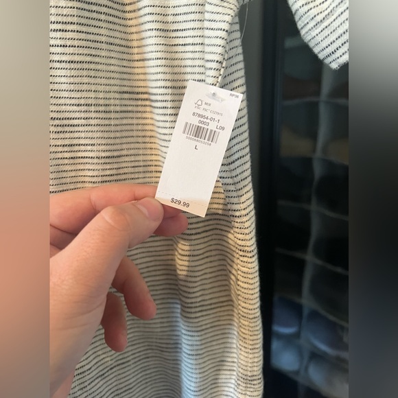 BRAND NEW | Men’s Old Navy Short Sleeve Button Down (Size Large) - Picture 3 of 3